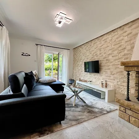 Christina - Neu جارمش بارتنكيرشن