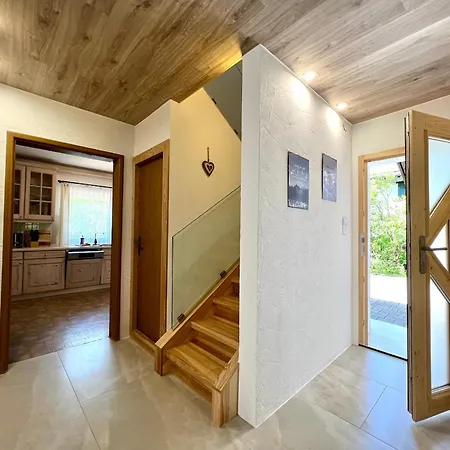 Christina - Neu * Garmisch-Partenkirchen